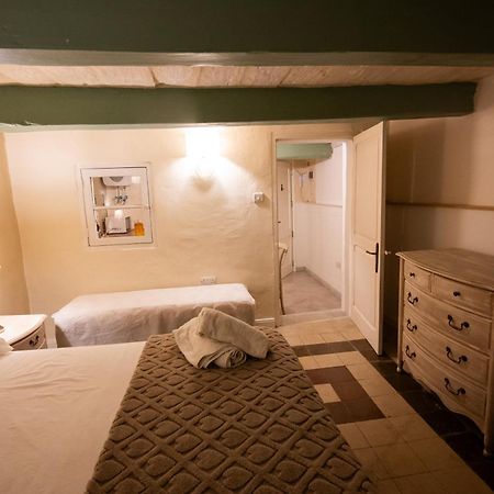 Arcanum Apartment 1 Very Close To Seafront Bus Station And Ferry To Valletta سنجليا المظهر الخارجي الصورة