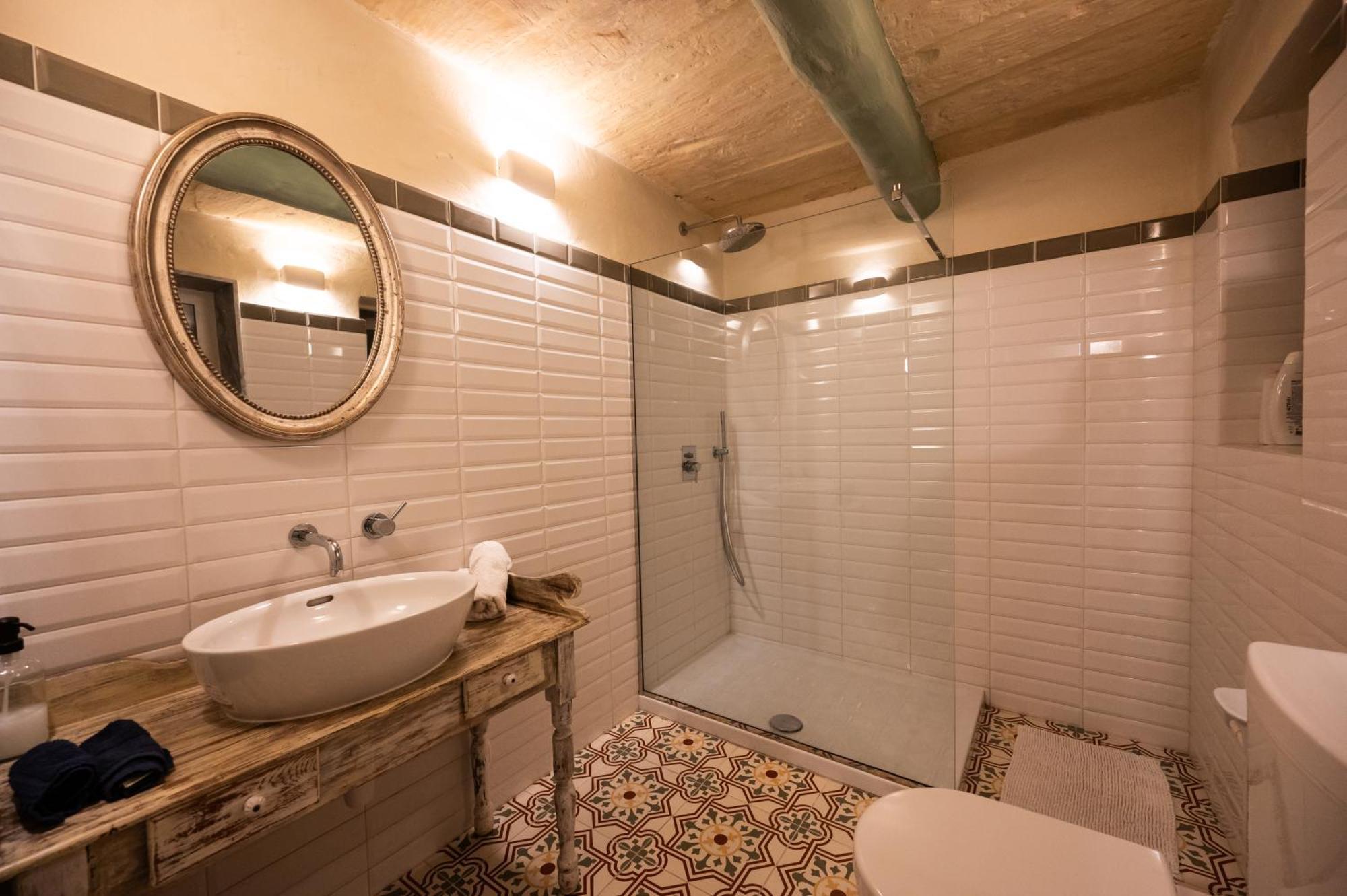 Arcanum Apartment 1 Very Close To Seafront Bus Station And Ferry To Valletta سنجليا المظهر الخارجي الصورة